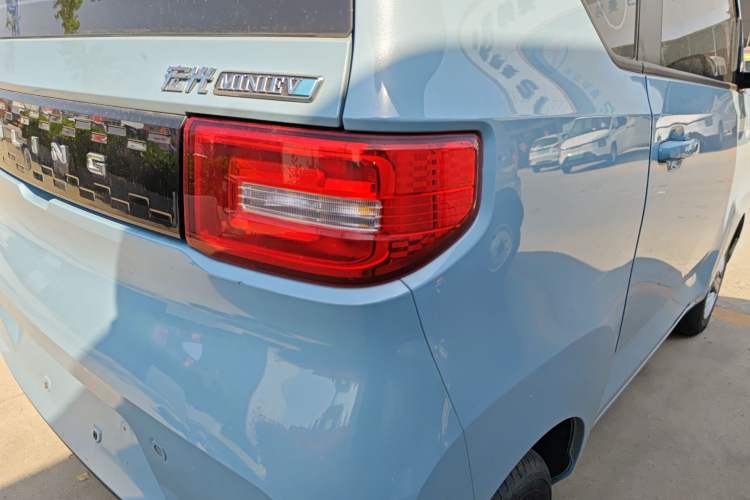 Used Wuling Hongguang MINIEV 2020 Freedom Version Lithium Iron Phosphate Right Rear Taillight