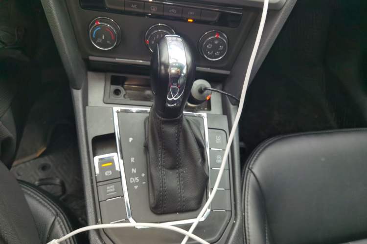 Used Volkswagen Lamando 2021 230TSI DSG Fashion Edition Gear Lever