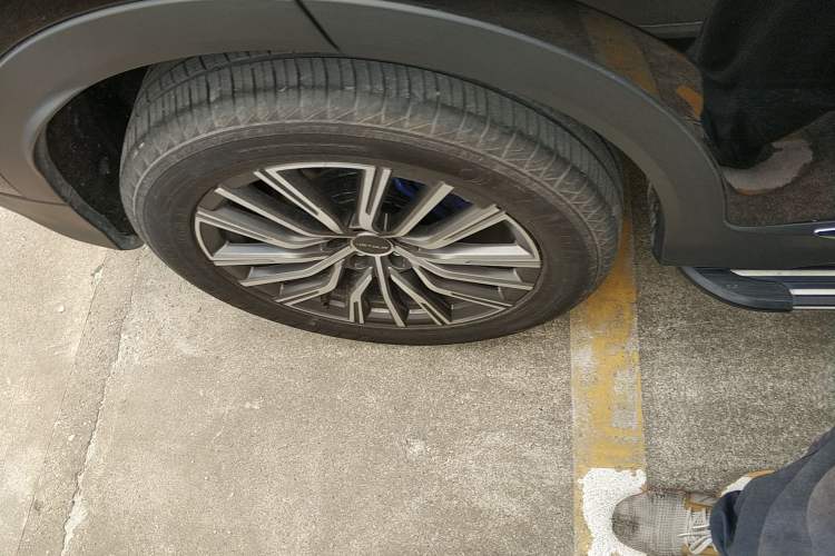 Used JETOUR X70 PLUS 2023 1.6T DCT Stronger 7-Seater