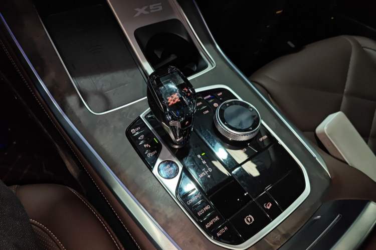 Used BMW X5 2022 Restyled xDrive 30Li Luxury Version M Sport Package
