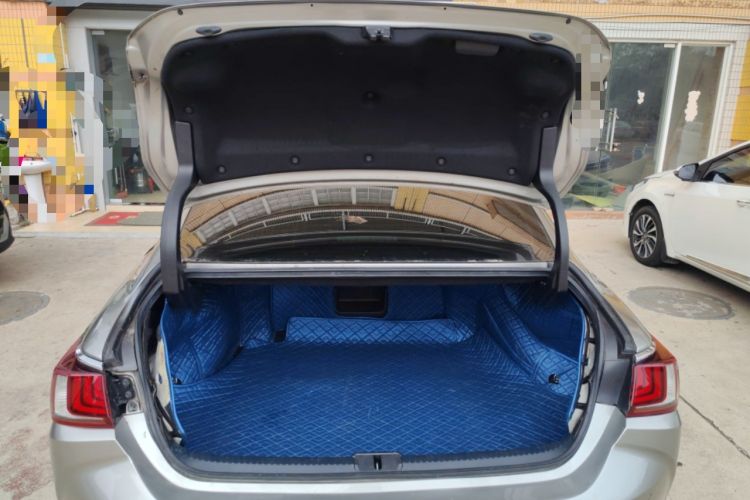 Used Lexus ES 2020 300h Premier Edition