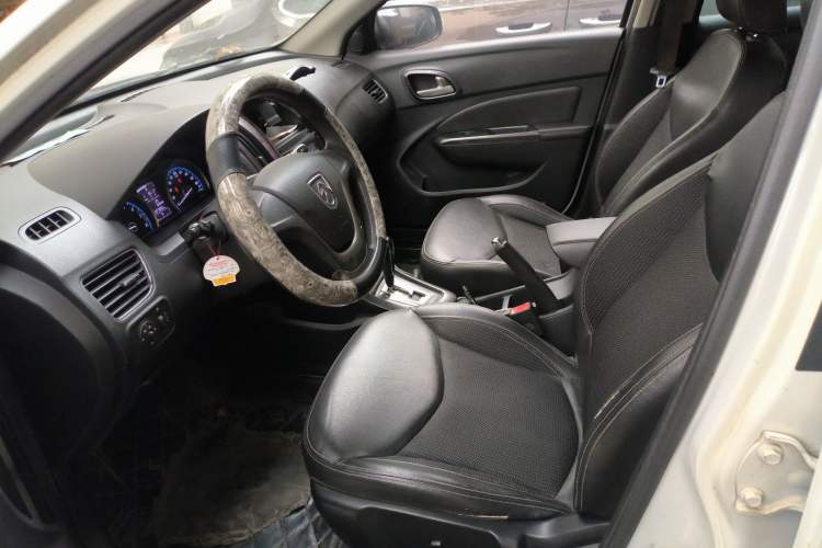 Used Baojun 610 2014 CROSS 1.5L Automatic Comfort Model

