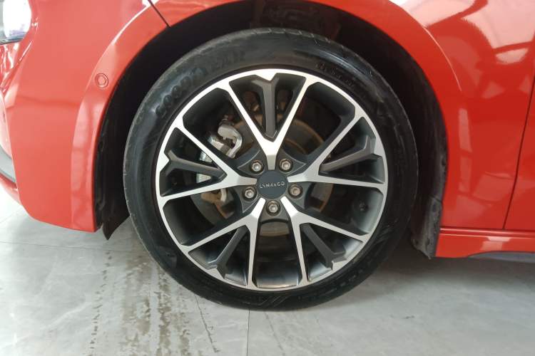 Used Lynk & Co 03 2022 1.5TD DCT JingPro Left Front Wheel Hub