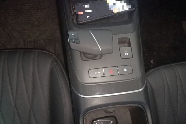 Used CHANGAN NEVO A05 2024 Truly Delicious Version 70" Beyond-Grade Edition Gear Lever