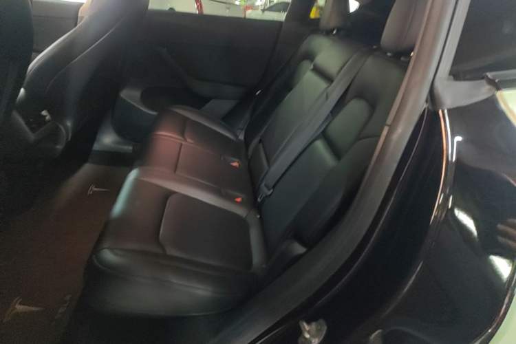 Used Tesla Model Y 2022 Long-Range All-Wheel-Drive Version

