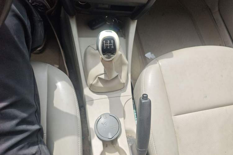 Used Soueast V3 Lingyue 2012 1.5L Manual Happiness Edition