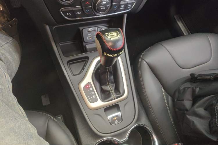 Used Jeep Cherokee 2016 2.4L Leading Edition
