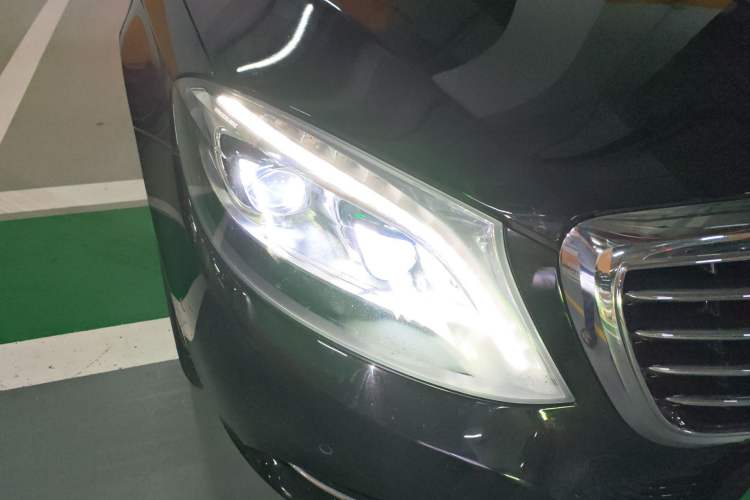 Used Mercedes-Benz S-Class 2014 S 320 L Luxury Model Right Front Headlight