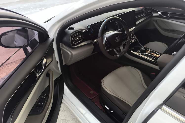 Used BYD Qin PLUS 2023 Champion Edition DM-i 120KM Excellence Model