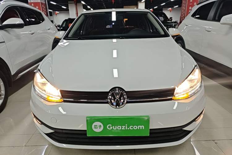 Used Volkswagen Golf 2018 1.6L Automatic Fashion Model Front