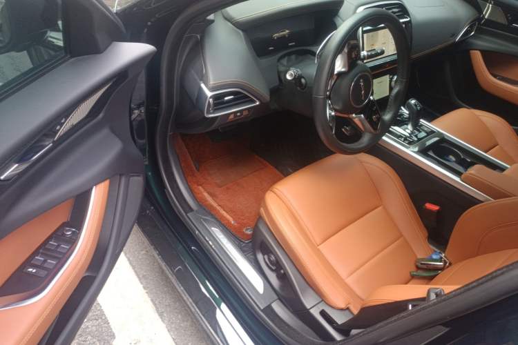 Used Jaguar XEL 2024 2.0T 250 PS R-DYNAMIC S Ebony Black Sport Edition Driver Seat