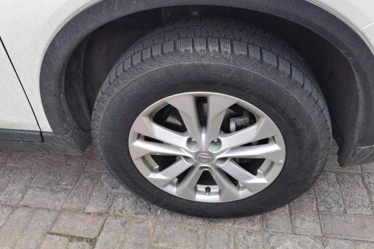 Used Nissan X-Trail 2014 2.0L CVT Comfort Edition 2WD Right Front Wheel Hub