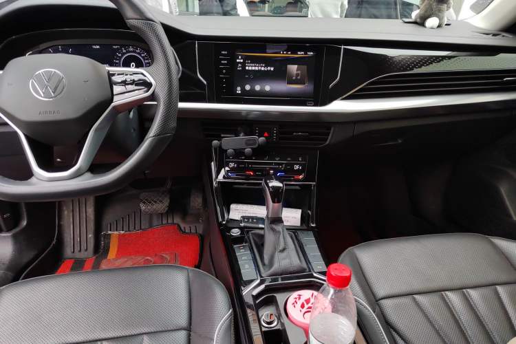 Used Volkswagen Passat 2024 380TSI Starry Elite Edition Audio And AC Panel