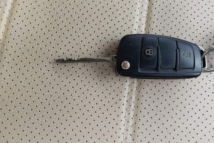 Used JAC Refine M3 2016 IKEA Edition 1.6L Luxury Smart Model Vehicle Key