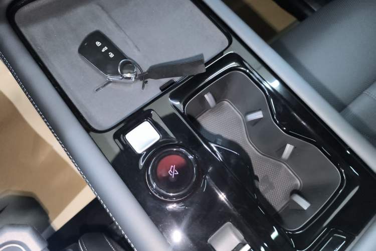 Used Volkswagen Teramont 2025 Tiguan Pro 450TSI 4Motion Crosswind Edition
