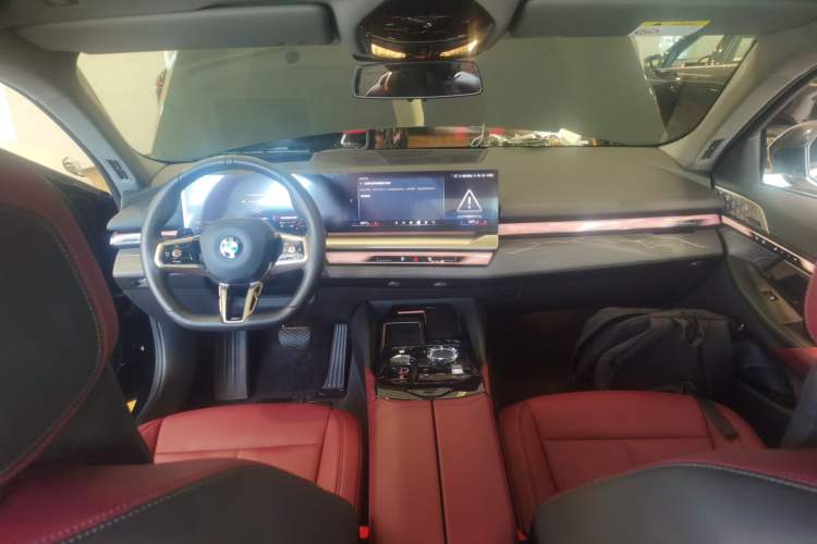 Used BMW 5 Series 2025 530Li Luxury Edition M Sport Package
