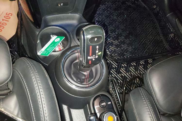 Used MINI 2019 2.0T COOPER S Artist