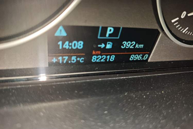 Used BMW 3 Series 2017 320Li Fashion Model Odometer Close Up