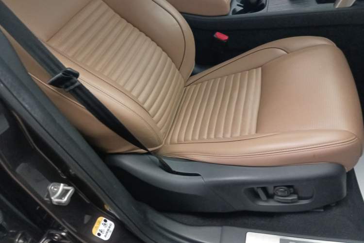 Used Land Rover Discovery Sport 2024 Luxury Custom Edition