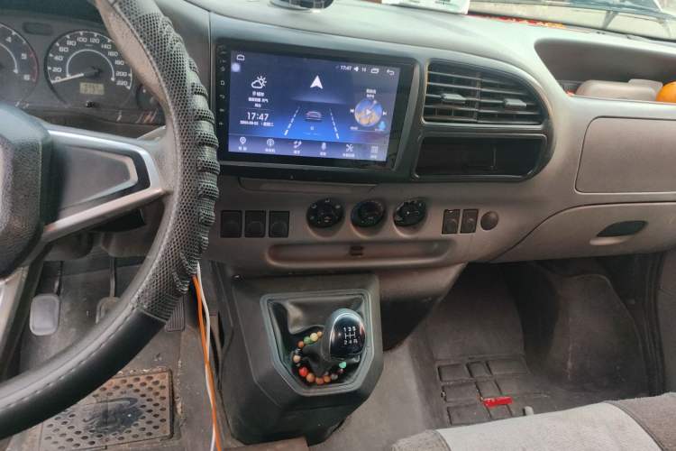 Used JMC Transit 2017 2.8T Commercial Version Short Wheelbase Mid-Roof 6/7/8-Seater JX493 Audio And AC Panel