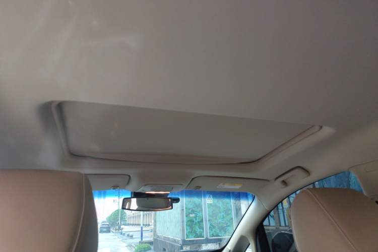 Used Buick GL8 2023 Facelifted Land Cruiser Executive Luxury Version
