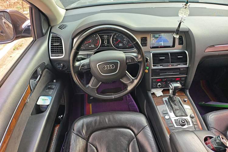 Used Audi Q7 2013 35 TFSI Ambition Edition Steering Wheel