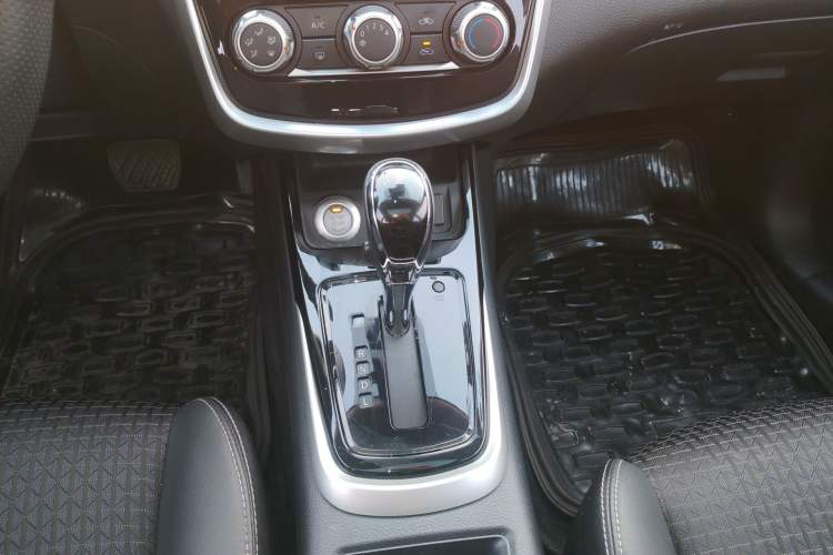 Used Nissan Tiida 2020 1.6L CVT Smart Drive Edition Gear Lever