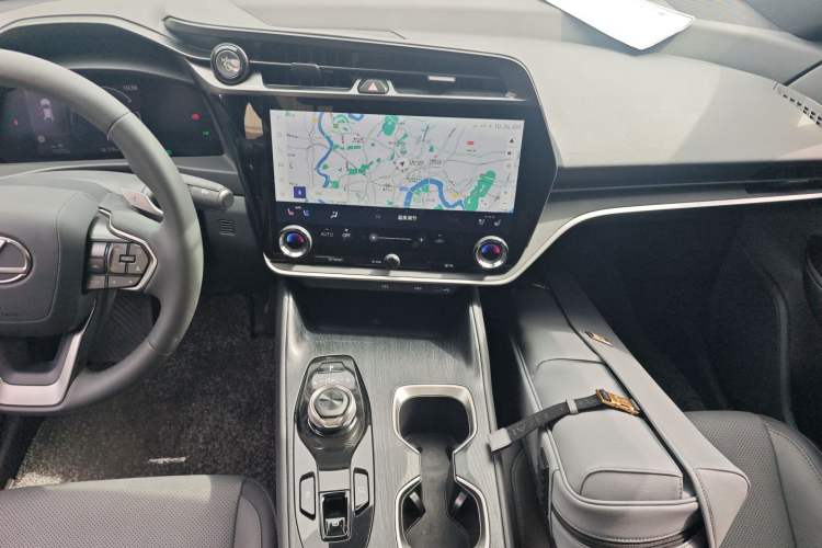 Used Lexus RZ 2023 450e All-Wheel Drive Luxury Edition Audio And AC Panel