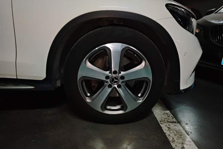 Used Mercedes-Benz GLC 2017 GLC 260 4MATIC Luxury Model
