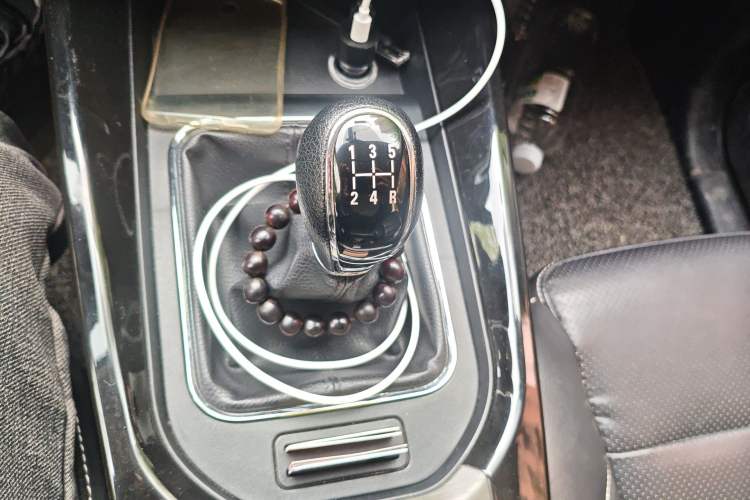 Used Dongfeng Fengon S560 2018 1.8L Manual Luxury 7-Seater Gear Lever