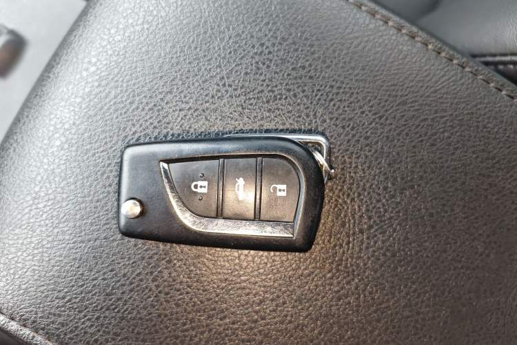 Used Toyota Camry 2015 2.0G Premier Edition