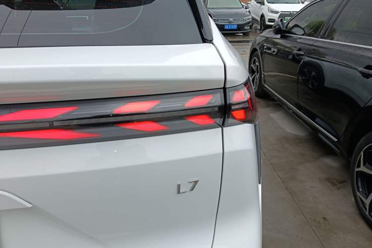 Used Geely Galaxy L7 2023 1.5T 115 km Starship
