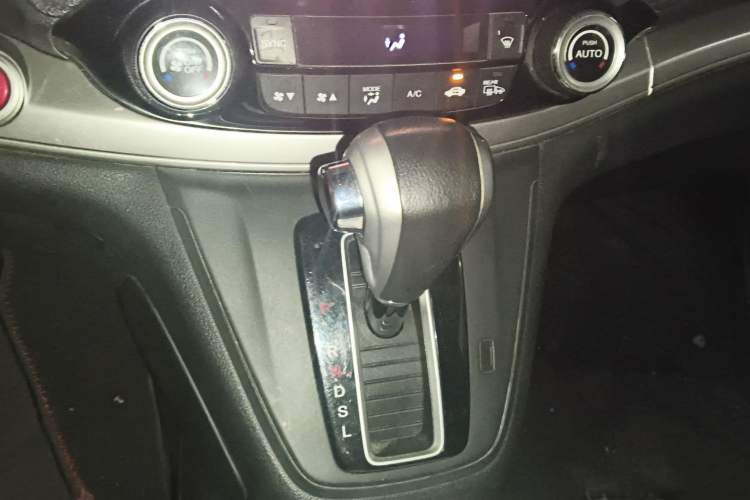 Used Honda CR-V 2015 2.4L two-wheel drive luxury version