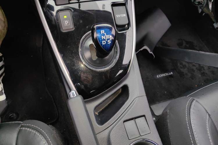 Used Toyota Corolla 2017 Revised Dual-Engine 1.8L E-CVT Elite Edition Gear Lever