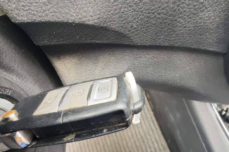 Used FORTHING Joyear X5 2013 1.6L Manual Luxury Model China IV Standard Vehicle Key