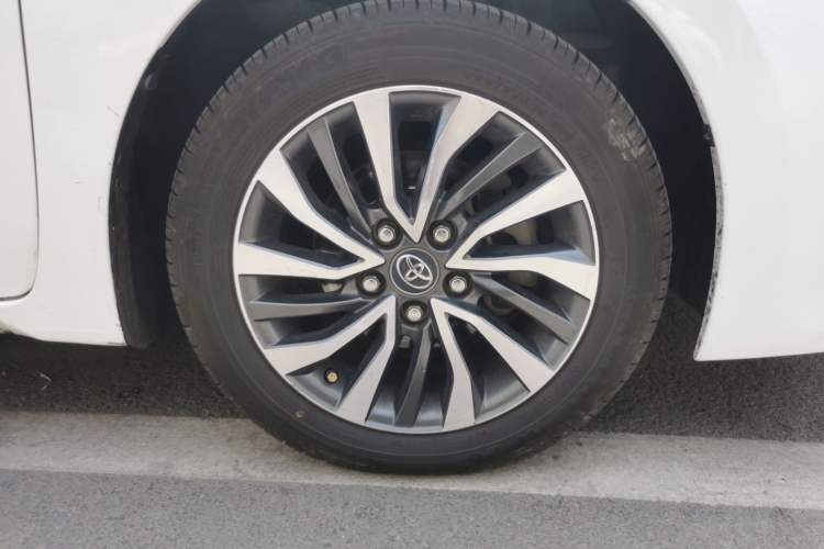 Used Toyota Corolla 2017 Revised Dual-Engine 1.8L E-CVT Leading Edition Right Front Wheel Hub