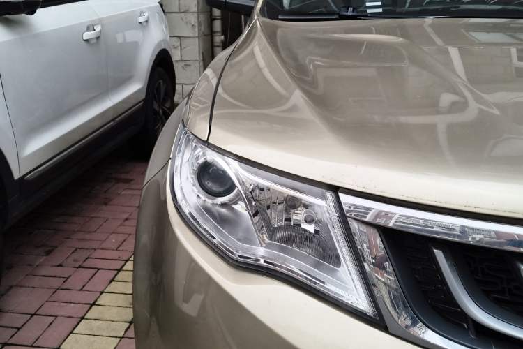 Used Geely Auto Emgrand X7 Sport 2016 2.0L Manual ZhiShang Version
