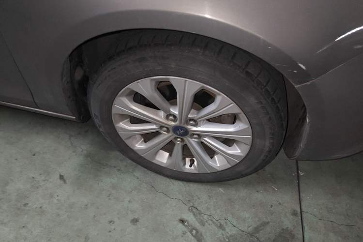 Used Ford Escort 2015 1.5L Automatic Fashion Model