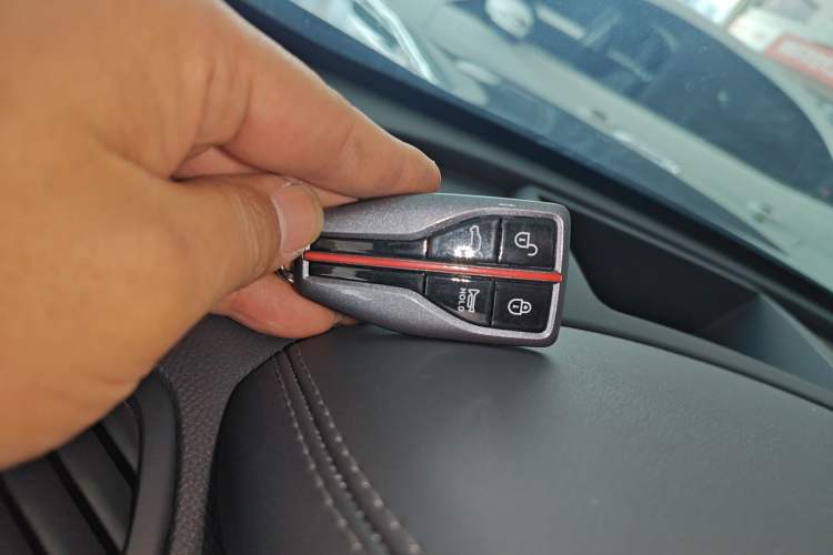 Used Hongqi HS5 2022 Revised Version 2.0T Smart Connect Flagship Edition