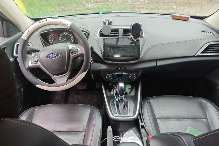 Used Ford Escort 2015 1.5L Automatic Fashion Model
