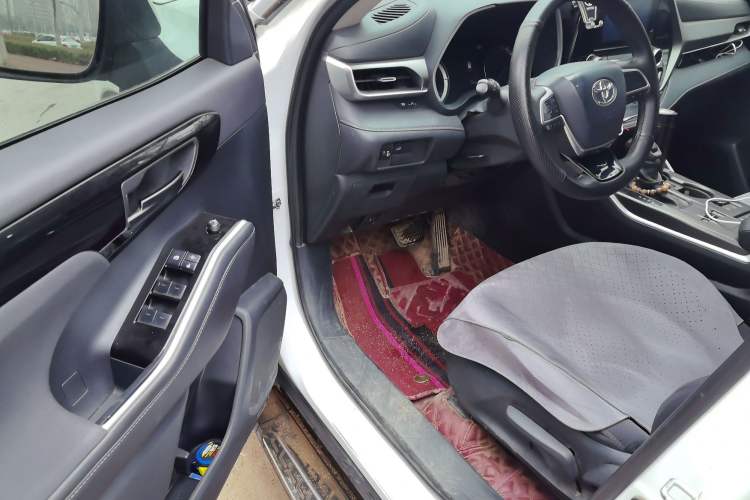 Used Toyota Highlander 2022 Dual-Engine 2.5L Two-Wheel Drive Elite Edition 5 Seats