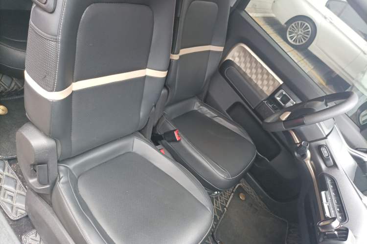 Used Baojun KiWi EV 2022 Artist Lite Edition Lithium Iron Phosphate Right Front Seat