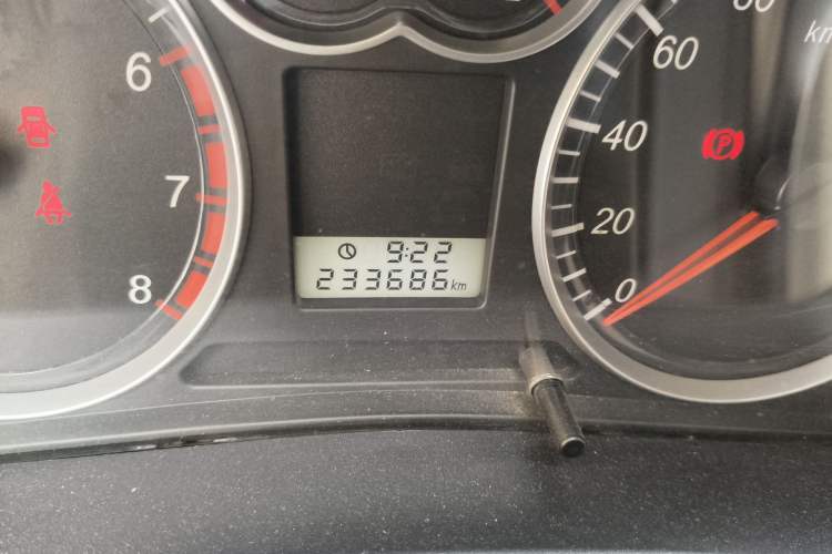 Used Haval H5 Classic 2010 Zhizun Edition 2.4L Four-Wheel Drive Comfort Model Odometer Close Up