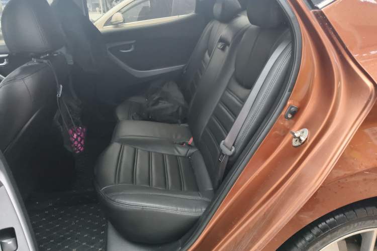 Used Hyundai Elantra (5th Generation / Langdong) 2015 1.6L Automatic Leading Model