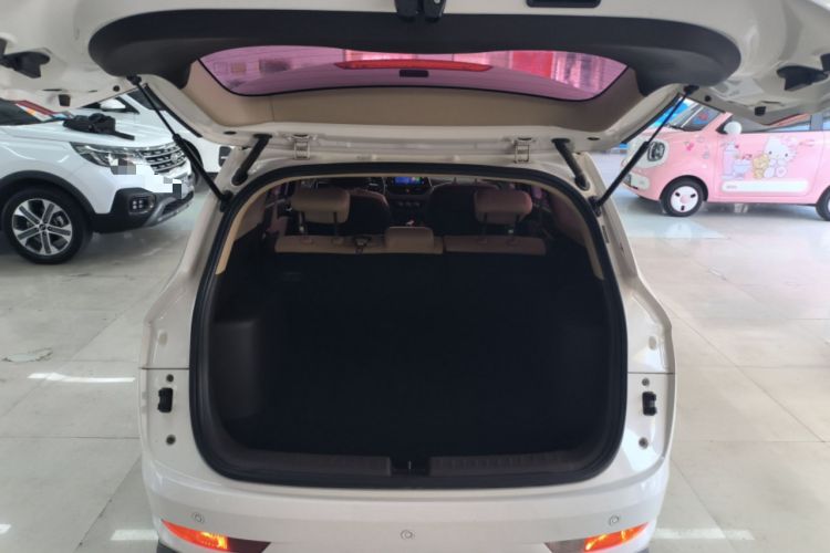 Used Baojun 310W 2017 1.5L Manual Fashion Model China V
