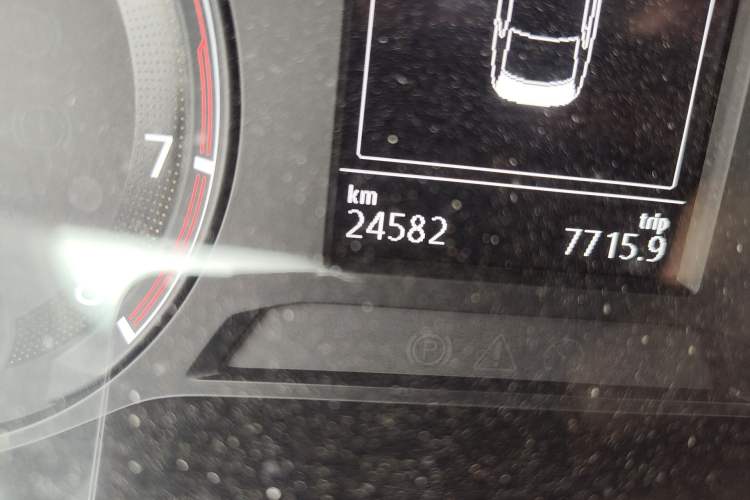 Used Volkswagen Bora 2021 1.5L Automatic Fashionable Smart Connectivity Version Odometer Close Up