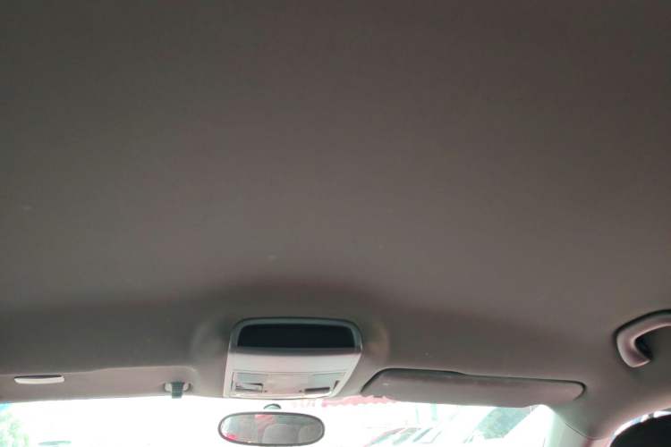 Used Volkswagen Beetle 2015 180TSI model
