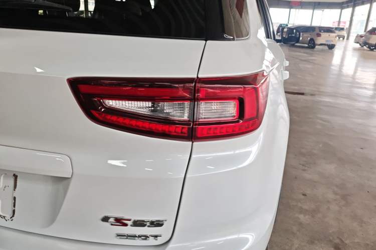 Used CHANGAN CS55 2018 1.5T Automatic Colorful Edition China V Standard
