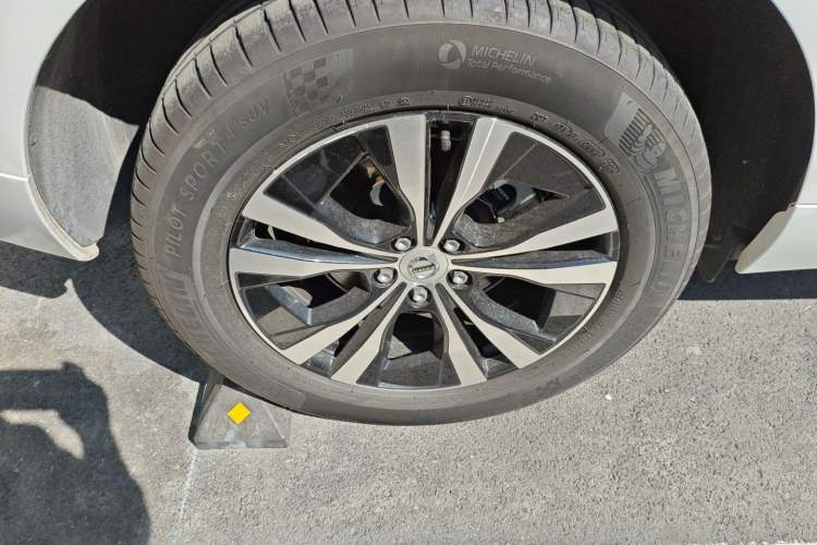 Used Volvo XC60 2025 B5 4x4 Smart Luxury Edition