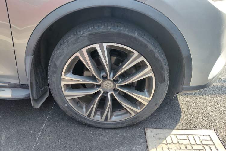 Used BYD Tang 2018 2.0T Automatic SmartConnect Luxury Version 7 Seats China V Standard